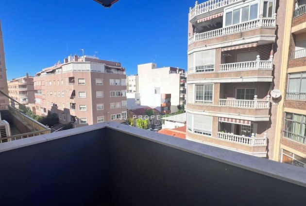 Tweedehands - Appartement / flat -
Torrevieja - PARQUE DE LAS NACIONES