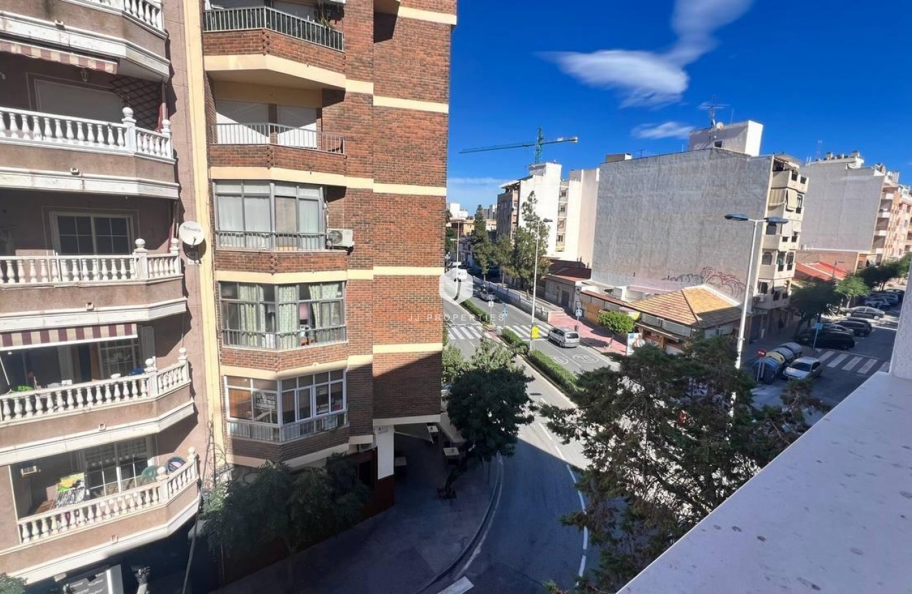 Tweedehands - Appartement / flat -
Torrevieja - PARQUE DE LAS NACIONES