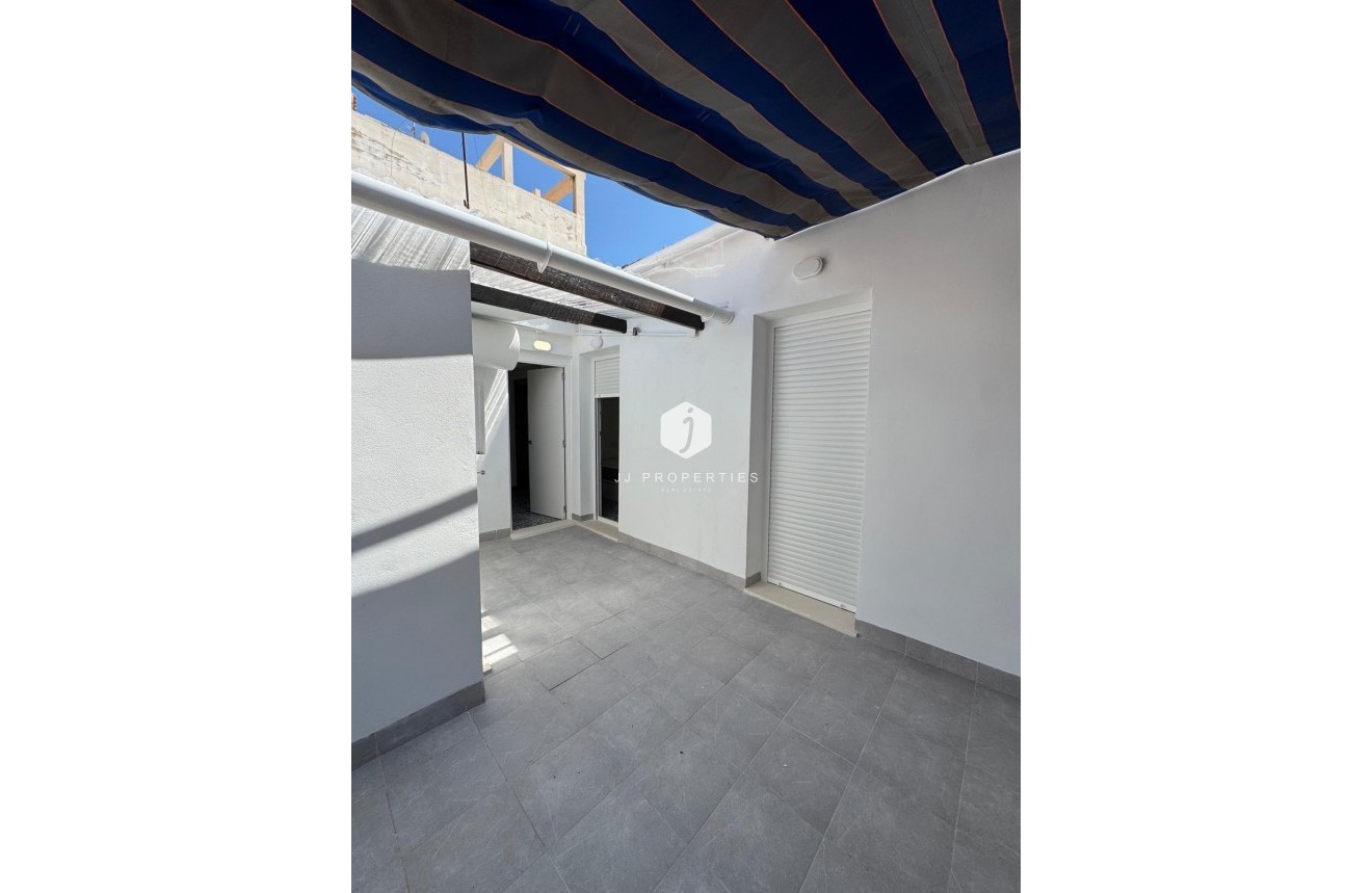 Tweedehands - Appartement / flat -
Torrevieja - Centro