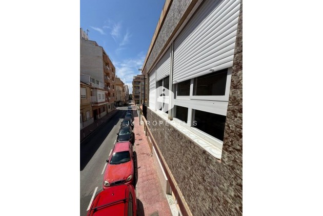 Tweedehands - Appartement / flat -
Torrevieja - Centro