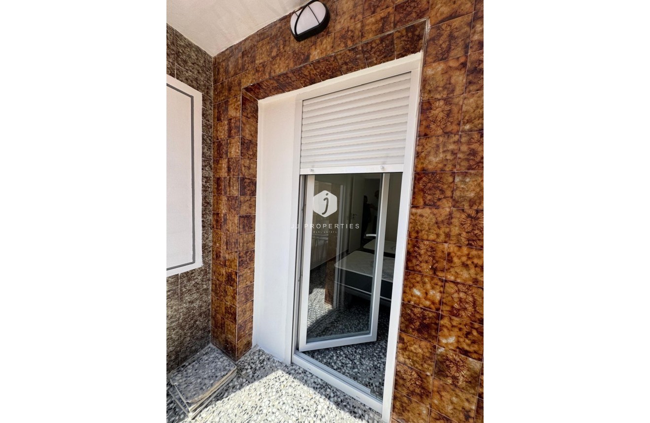 Tweedehands - Appartement / flat -
Torrevieja - Centro