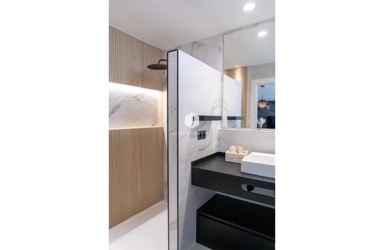 Tweedehands - Penthouse -
Orihuela Costa - La Regia