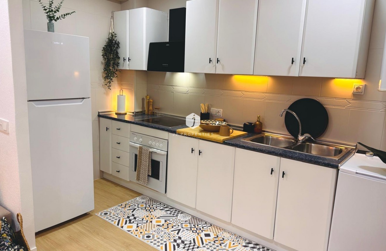 Tweedehands - Appartement / flat -
Torrevieja - Playa de los Locos