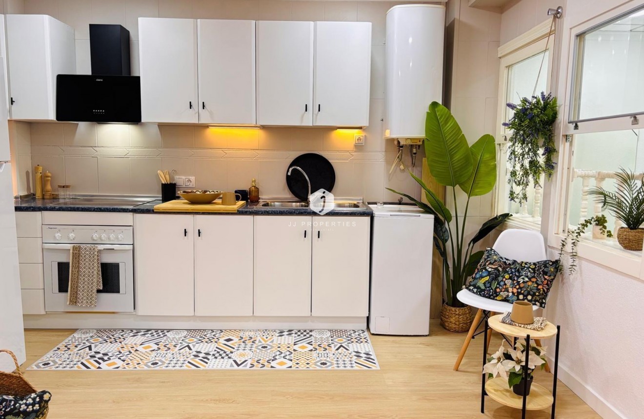 Tweedehands - Appartement / flat -
Torrevieja - Playa de los Locos