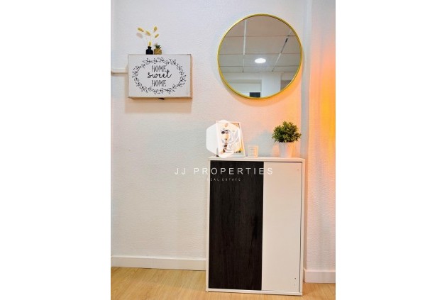 Tweedehands - Appartement / flat -
Torrevieja - Playa de los Locos