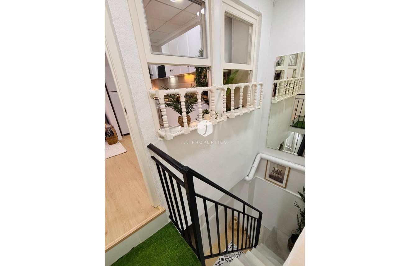 Tweedehands - Appartement / flat -
Torrevieja - Playa de los Locos