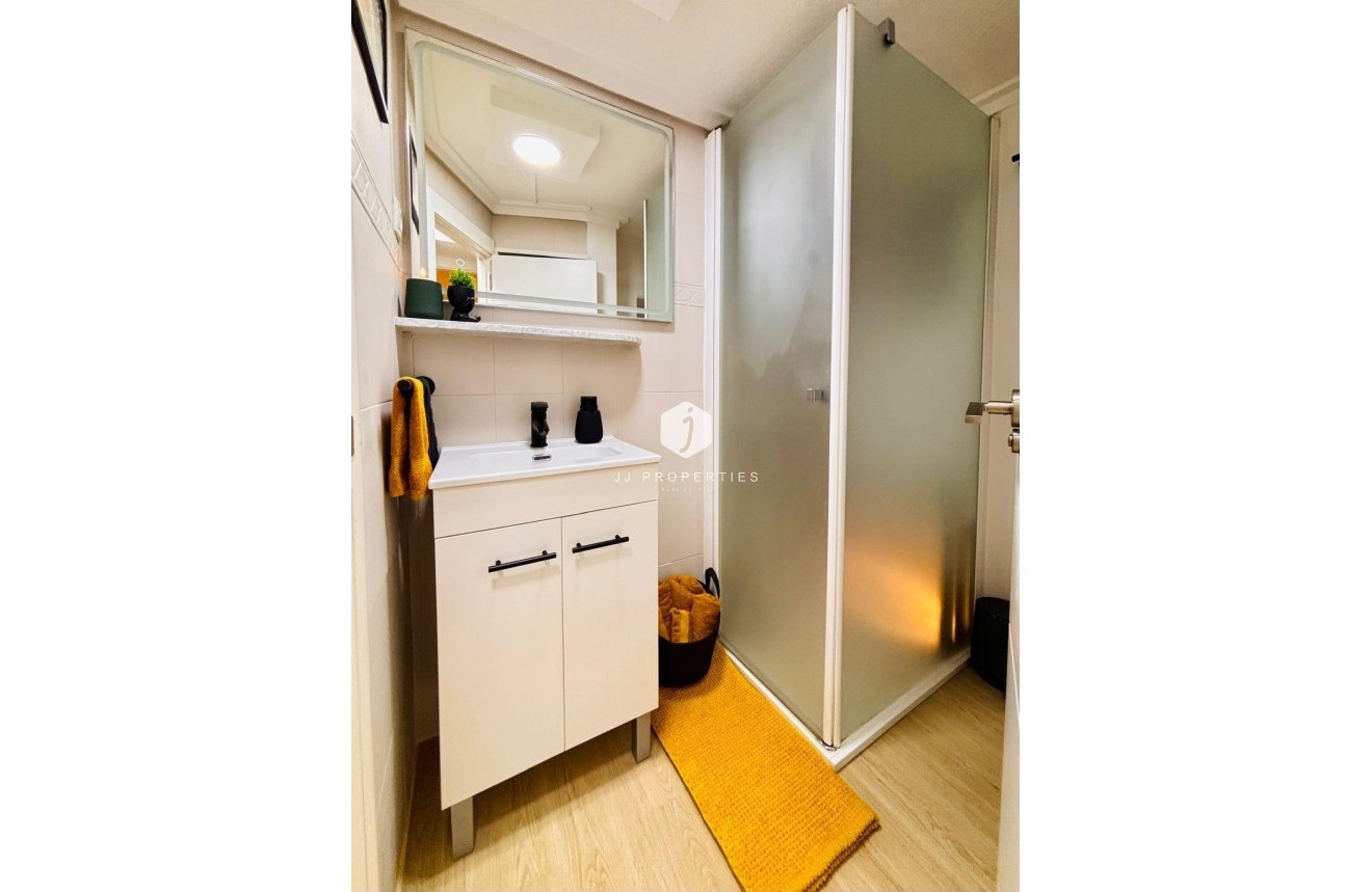 Tweedehands - Appartement / flat -
Torrevieja - Playa de los Locos