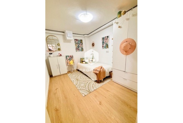 Tweedehands - Appartement / flat -
Torrevieja - Playa de los Locos