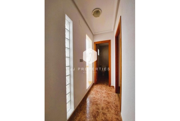 Tweedehands - Villa -
Torrevieja - Costa Blanca