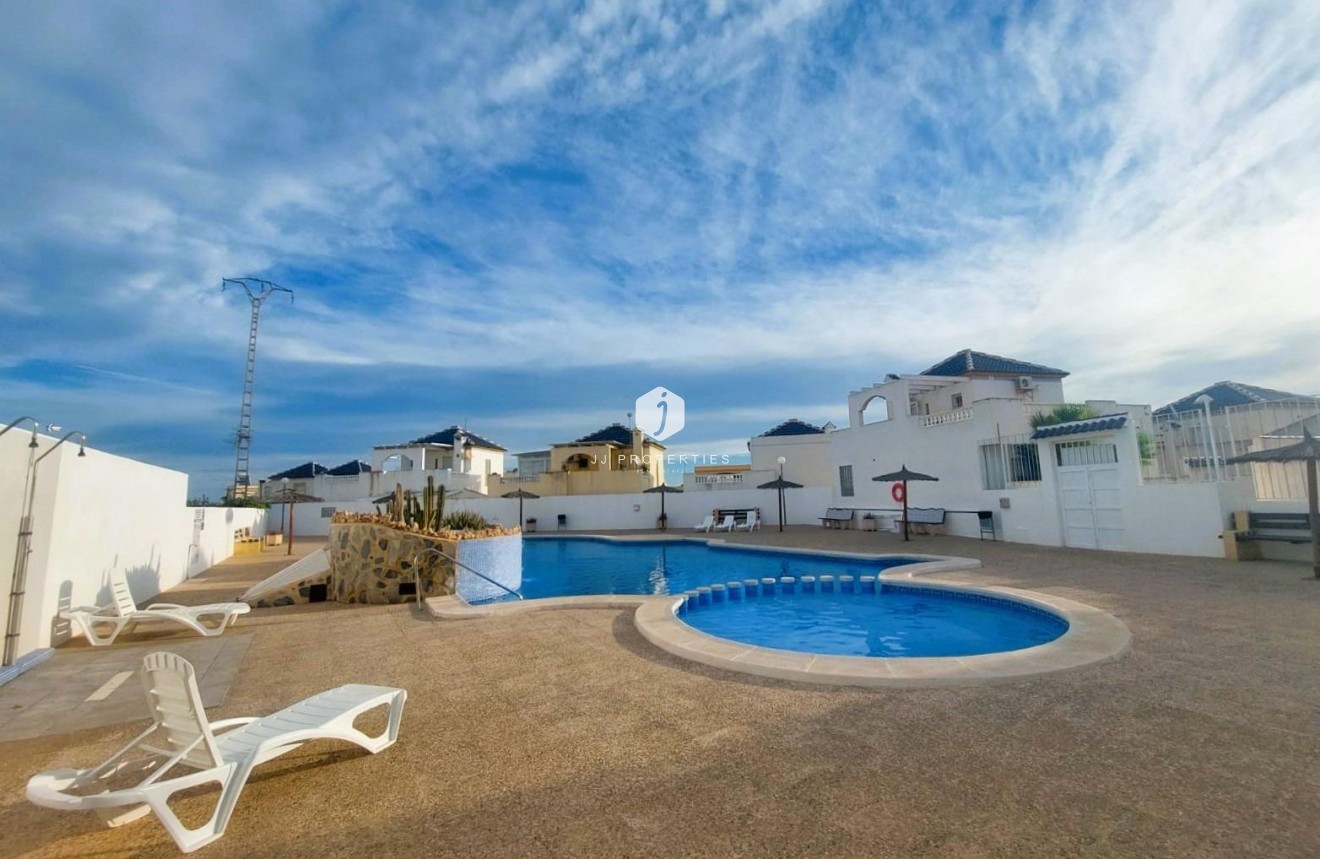 Tweedehands - Villa -
Torrevieja - Costa Blanca