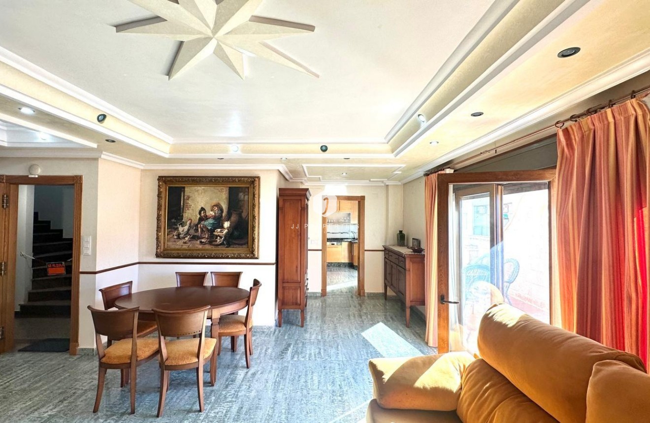 Aus zweiter Hand - Penthouse -
Torrevieja