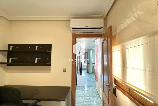 Aus zweiter Hand - Penthouse -
Torrevieja