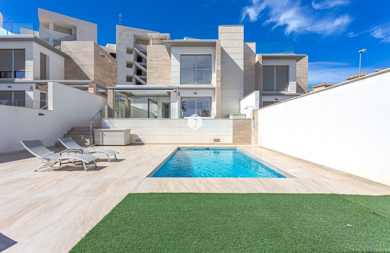 D'occasion - Villa -
Orihuela Costa - Costa Blanca