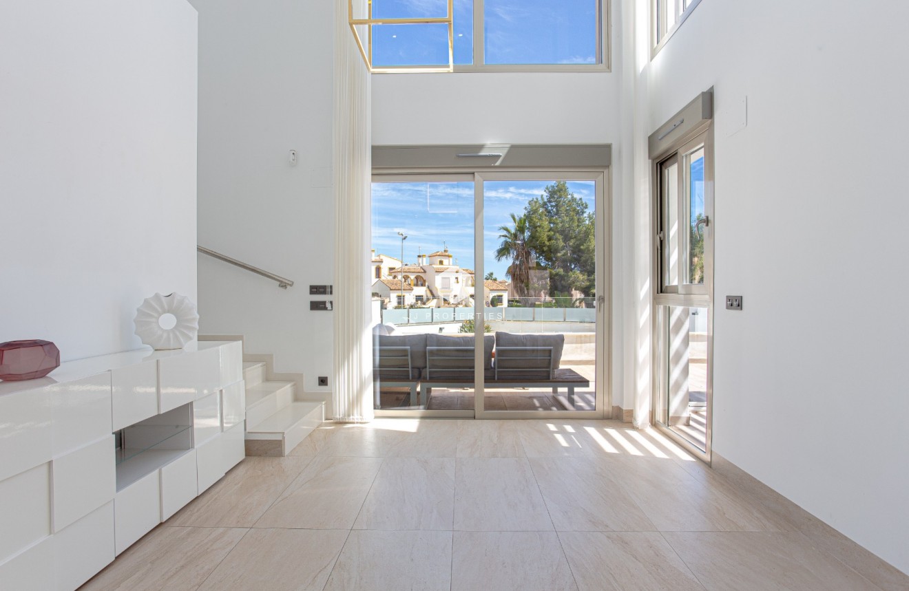 D'occasion - Villa -
Orihuela Costa - Costa Blanca