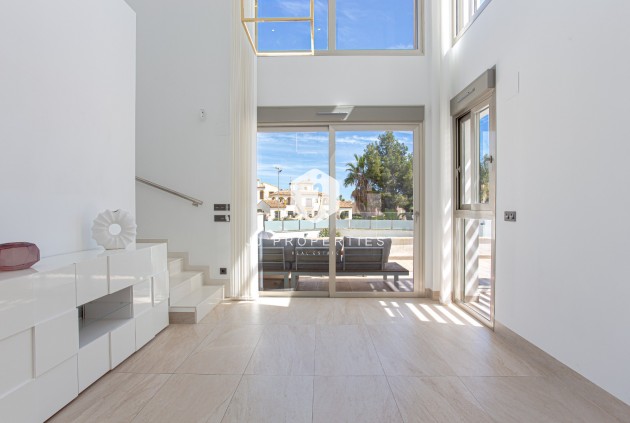 D'occasion - Villa -
Orihuela Costa - Costa Blanca