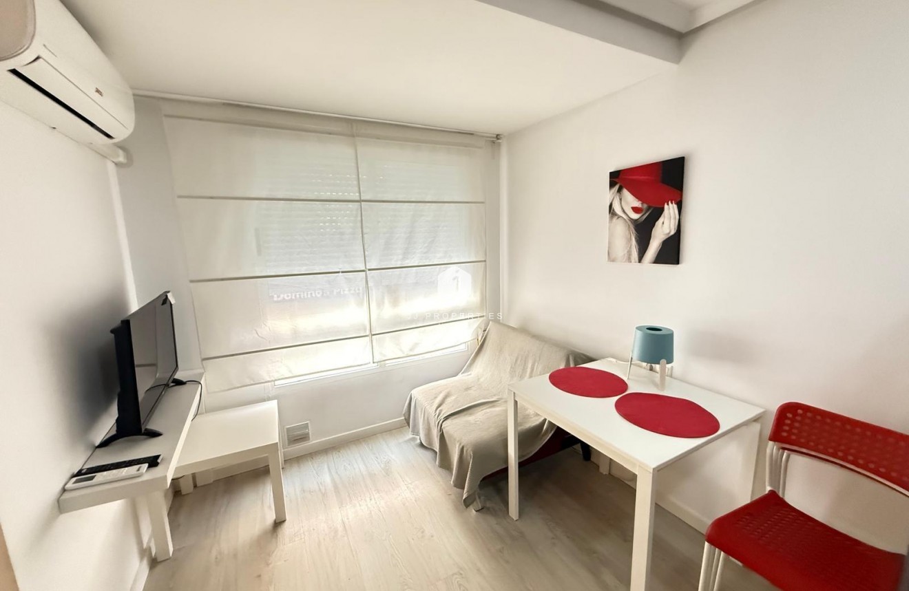 Tweedehands - Appartement / flat -
Torrevieja - Playa del Cura