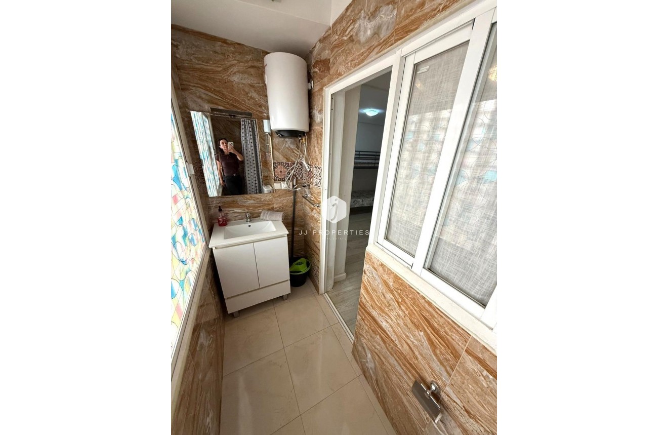 Tweedehands - Appartement / flat -
Torrevieja - Playa del Cura