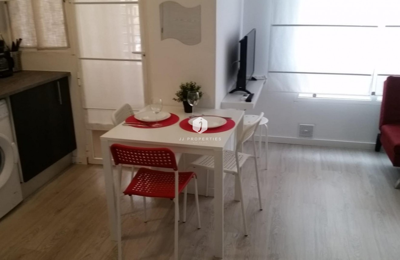 Tweedehands - Appartement / flat -
Torrevieja - Playa del Cura