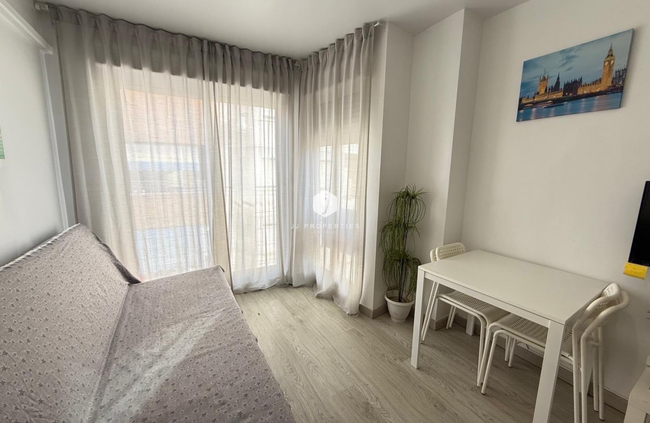 Tweedehands - Appartement / flat -
Torrevieja - Playa del Cura