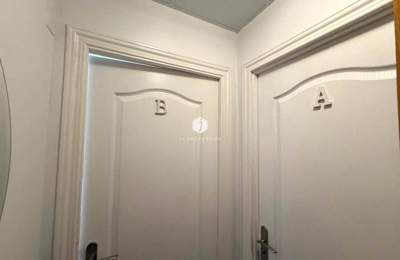 Tweedehands - Appartement / flat -
Torrevieja - Playa del Cura