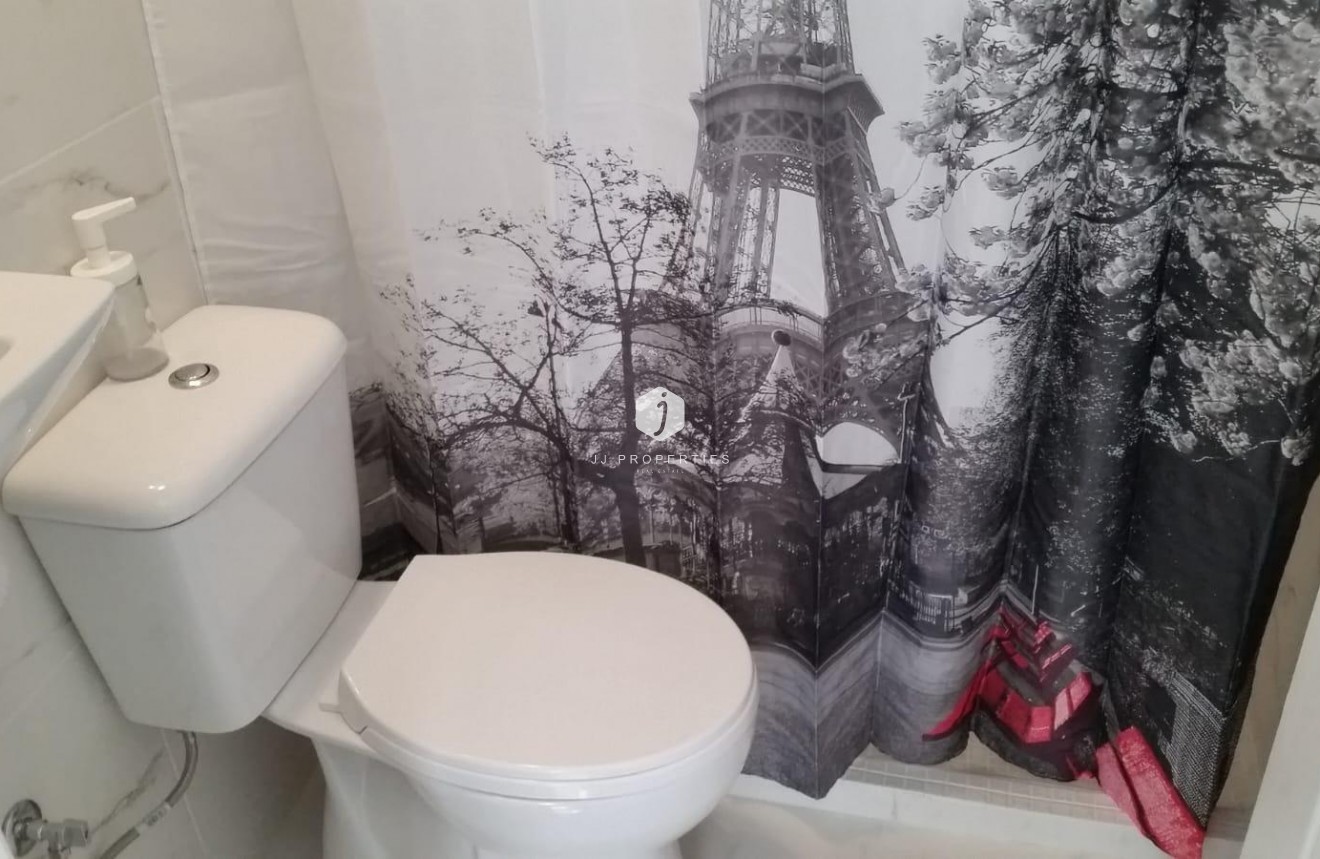 Tweedehands - Appartement / flat -
Torrevieja - Playa del Cura