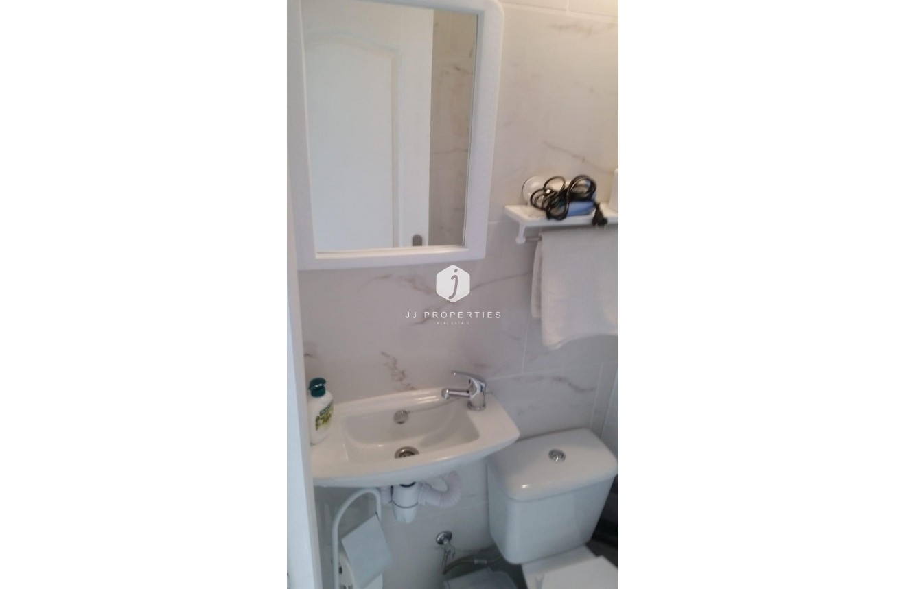 Tweedehands - Appartement / flat -
Torrevieja - Playa del Cura