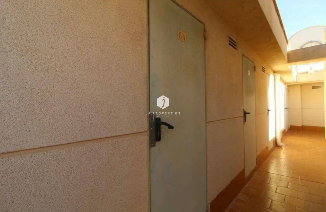 Tweedehands - Appartement / flat -
Torrevieja - Estacion de autobuses