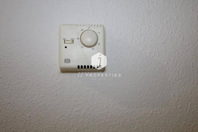 Tweedehands - Appartement / flat -
Torrevieja - Estacion de autobuses