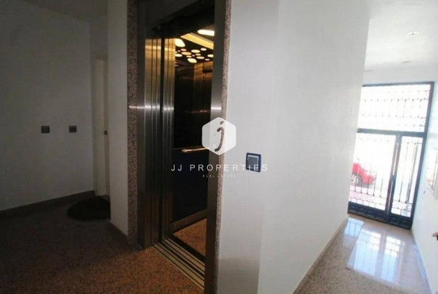 Tweedehands - Appartement / flat -
Torrevieja - Estacion de autobuses