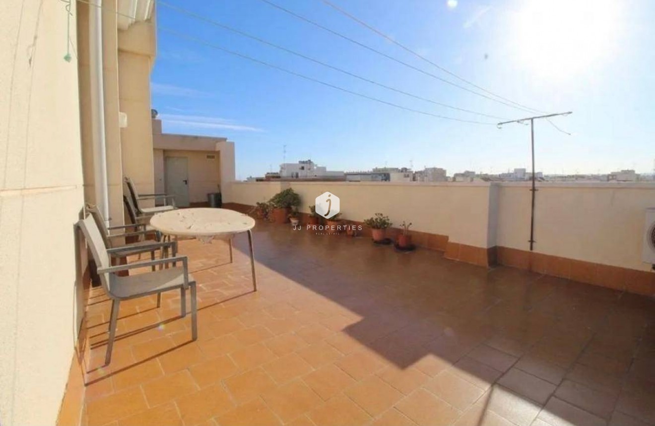 Tweedehands - Appartement / flat -
Torrevieja - Estacion de autobuses