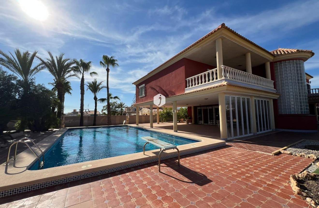 Tweedehands - Villa -
Torrevieja - Torreta Florida