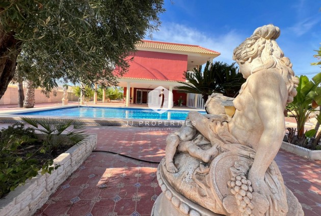 Tweedehands - Villa -
Torrevieja - Torreta Florida