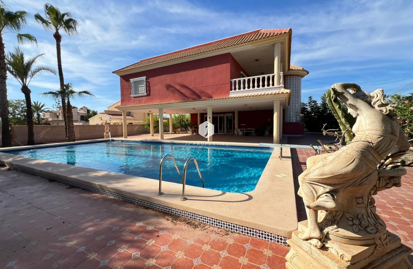 Tweedehands - Villa -
Torrevieja - Torreta Florida