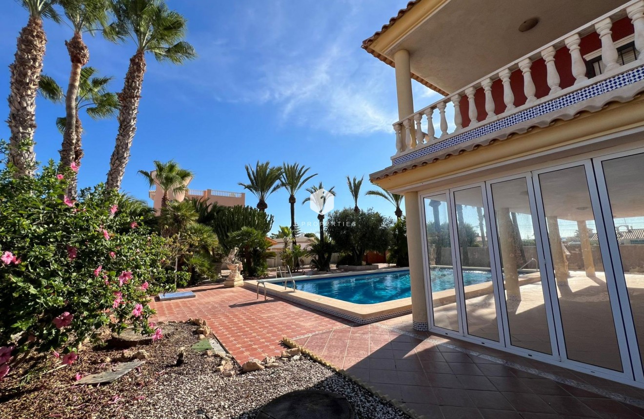 Tweedehands - Villa -
Torrevieja - Torreta Florida