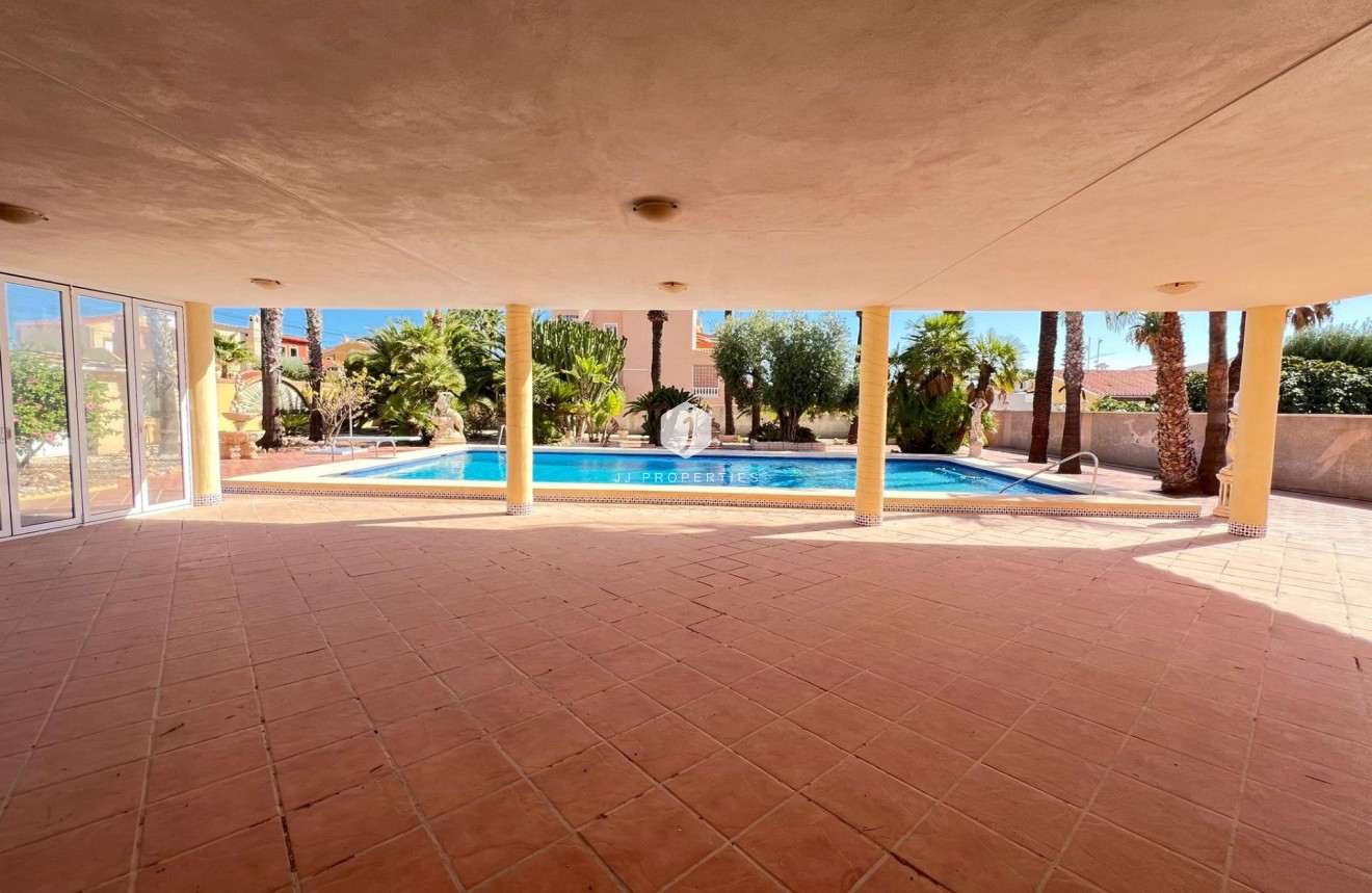 Tweedehands - Villa -
Torrevieja - Torreta Florida