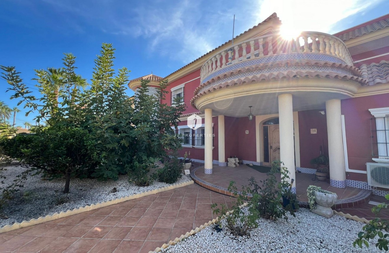 Tweedehands - Villa -
Torrevieja - Torreta Florida