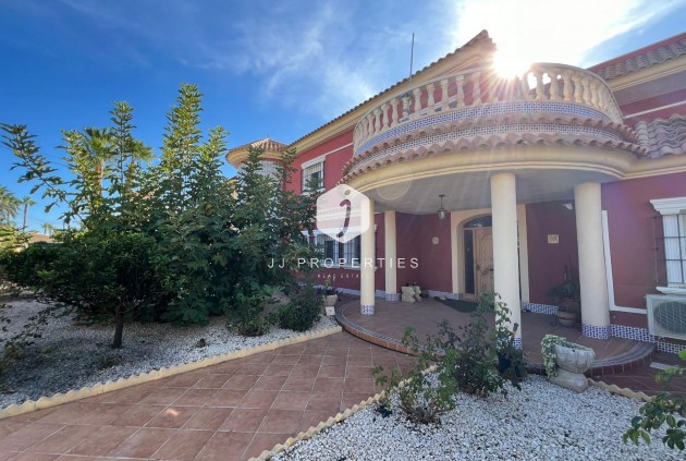 Tweedehands - Villa -
Torrevieja - Torreta Florida