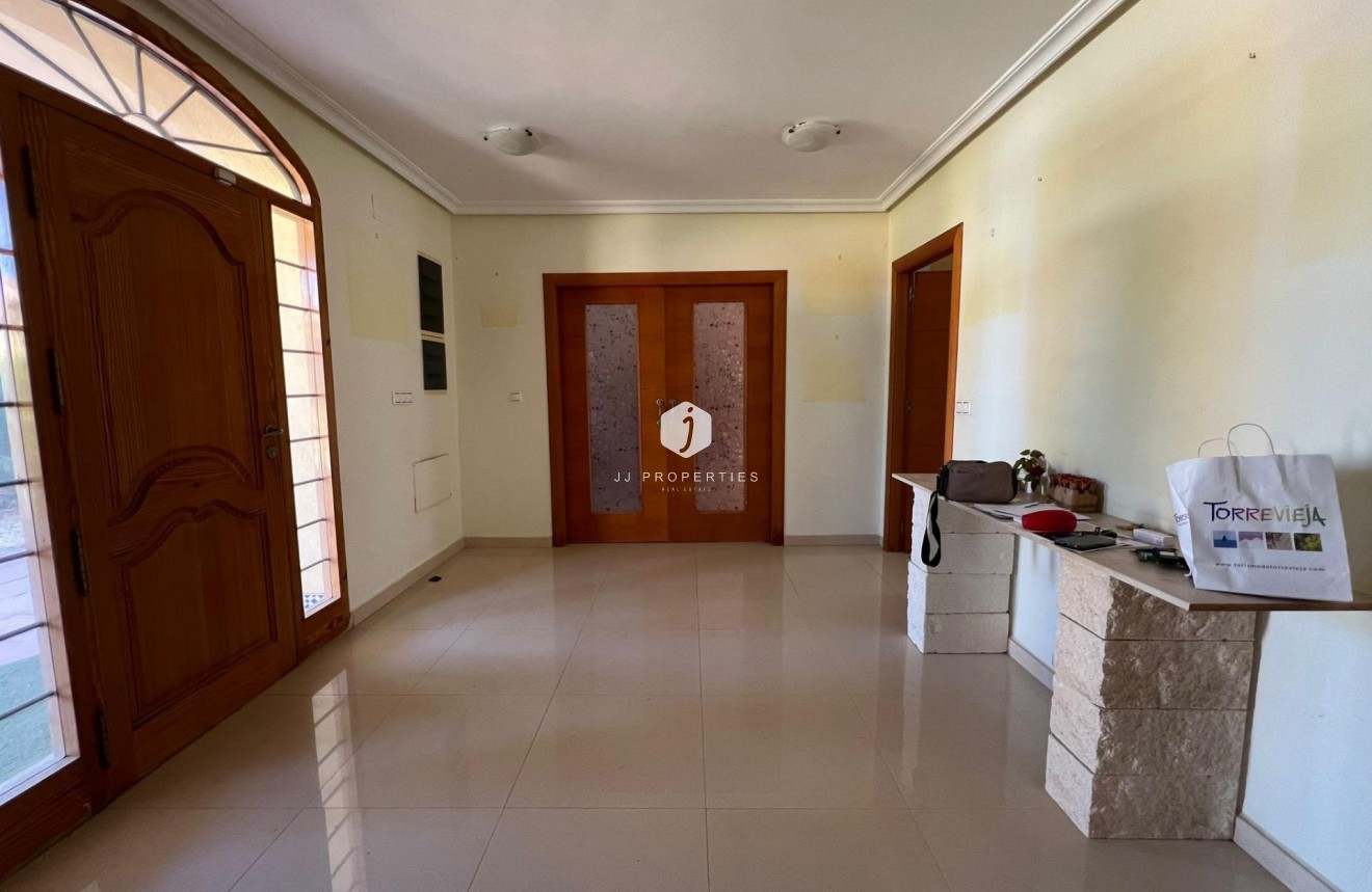 Tweedehands - Villa -
Torrevieja - Torreta Florida