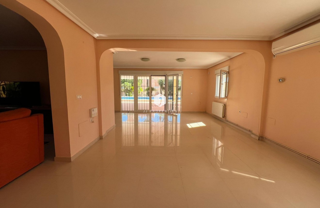 Tweedehands - Villa -
Torrevieja - Torreta Florida