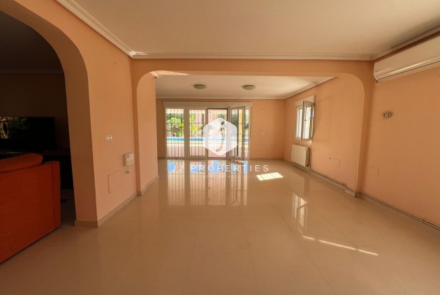 Tweedehands - Villa -
Torrevieja - Torreta Florida