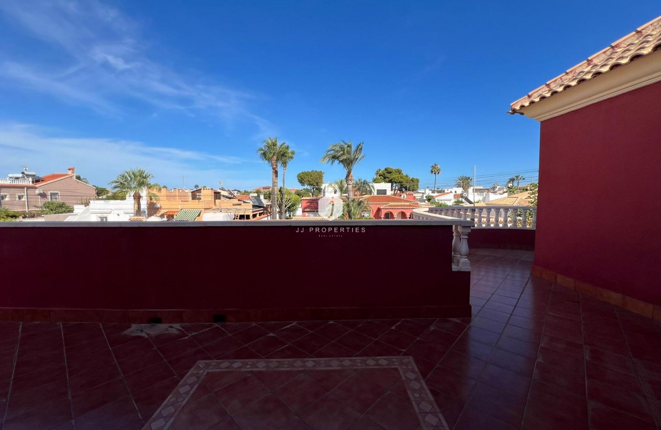 Tweedehands - Villa -
Torrevieja - Torreta Florida
