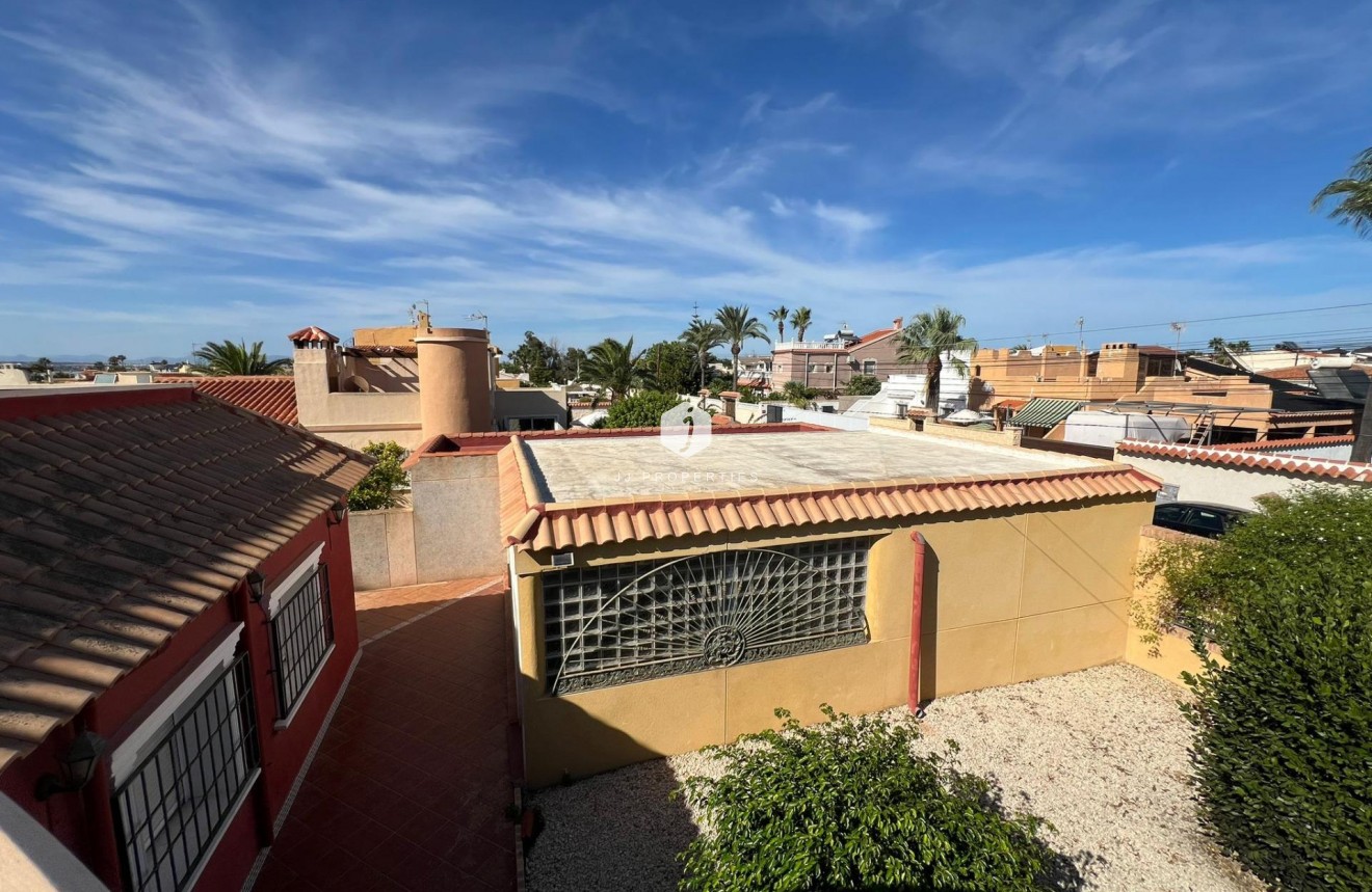 Tweedehands - Villa -
Torrevieja - Torreta Florida