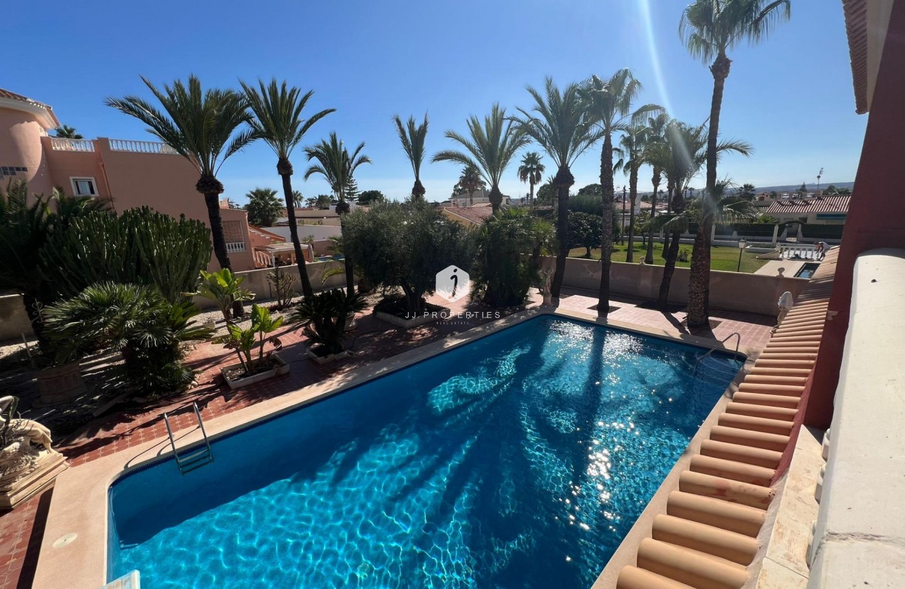 Tweedehands - Villa -
Torrevieja - Torreta Florida