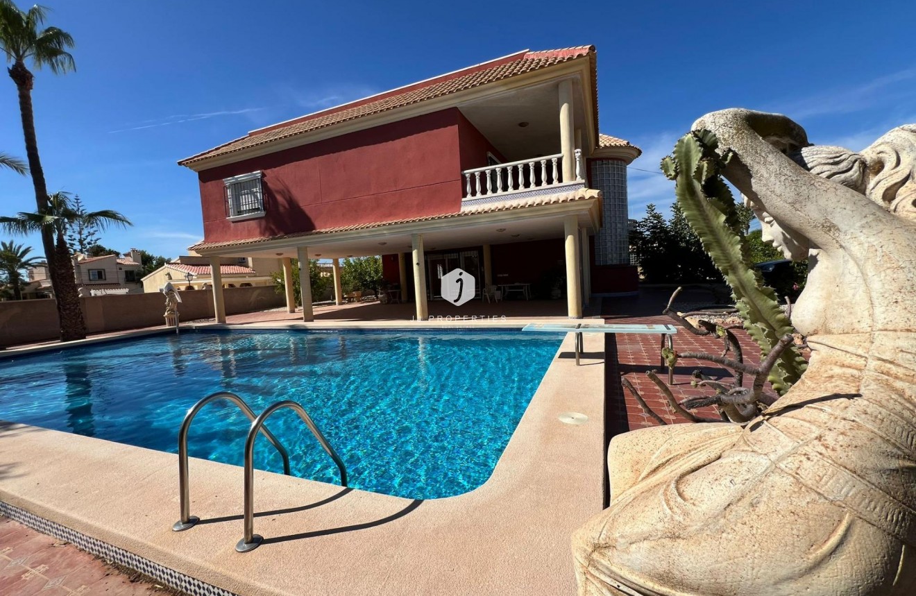 Tweedehands - Villa -
Torrevieja - Torreta Florida