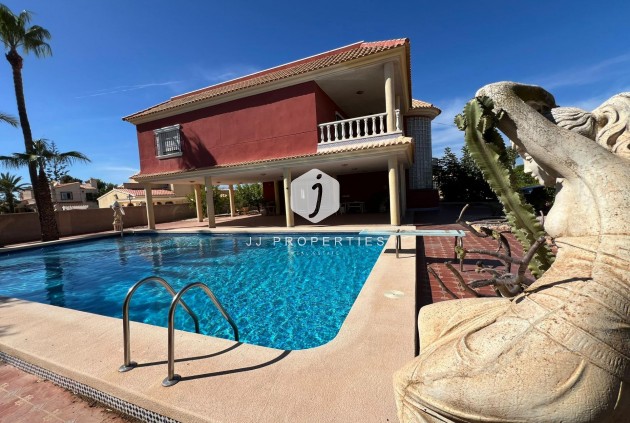 Tweedehands - Villa -
Torrevieja - Torreta Florida