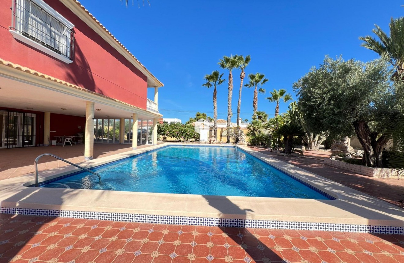 Tweedehands - Villa -
Torrevieja - Torreta Florida