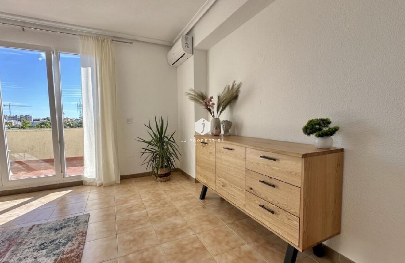 Tweedehands - Penthouse -
Torrevieja - Punta prima