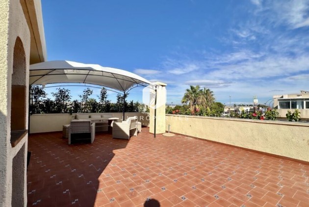 Tweedehands - Penthouse -
Torrevieja - Punta prima