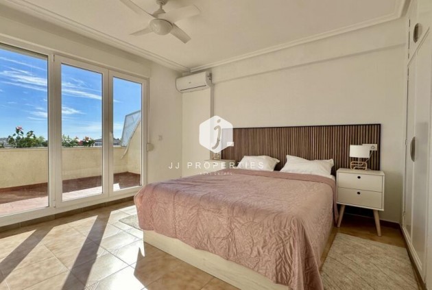 Tweedehands - Penthouse -
Torrevieja - Punta prima