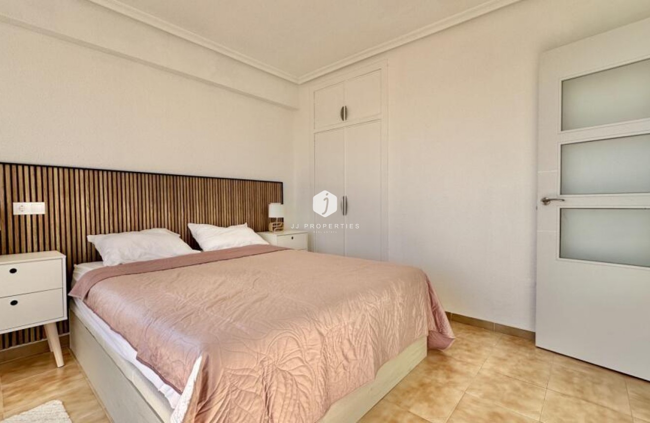 Tweedehands - Penthouse -
Torrevieja - Punta prima